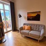 Bunter Hirsch Im Garmischer Zentrum Lejlighed