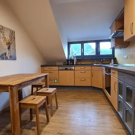 Bunter Hirsch Im Garmischer Zentrum Apartment