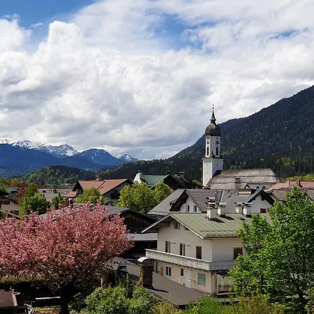 Apartment Bunter Hirsch Im Garmischer Zentrum *