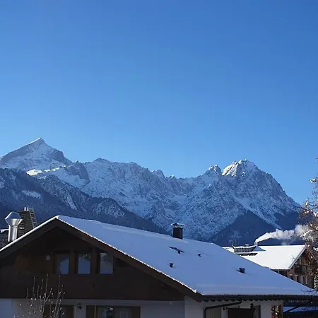 Bunter Hirsch Im Garmischer Zentrum Lejlighed Garmisch-Partenkirchen